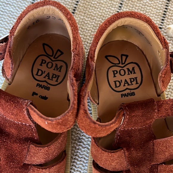 Adorable French brand Pom d’Api sandals - Picture 2 of 3